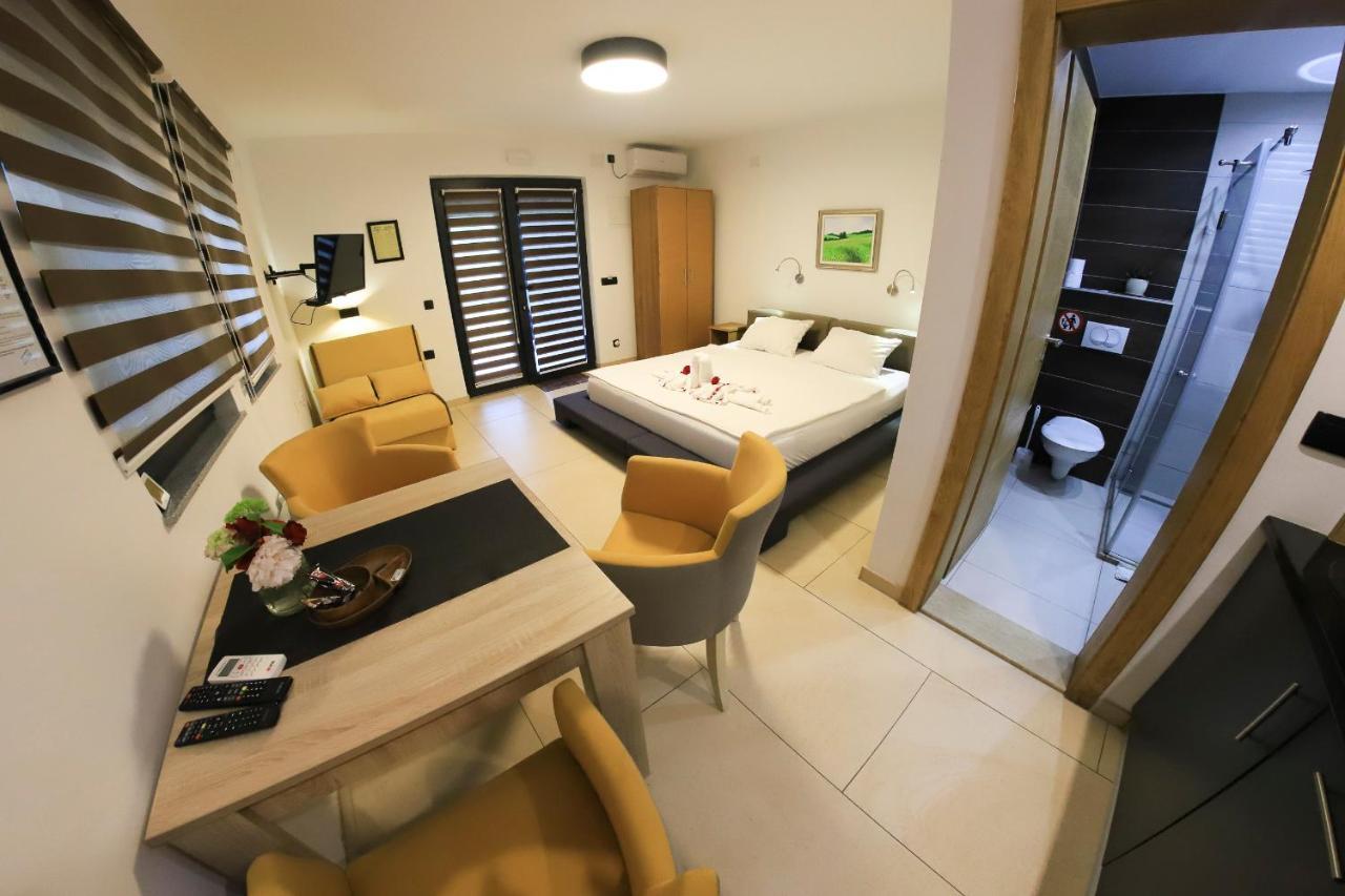 Apartments Oeneus Racic Ngoại thất bức ảnh