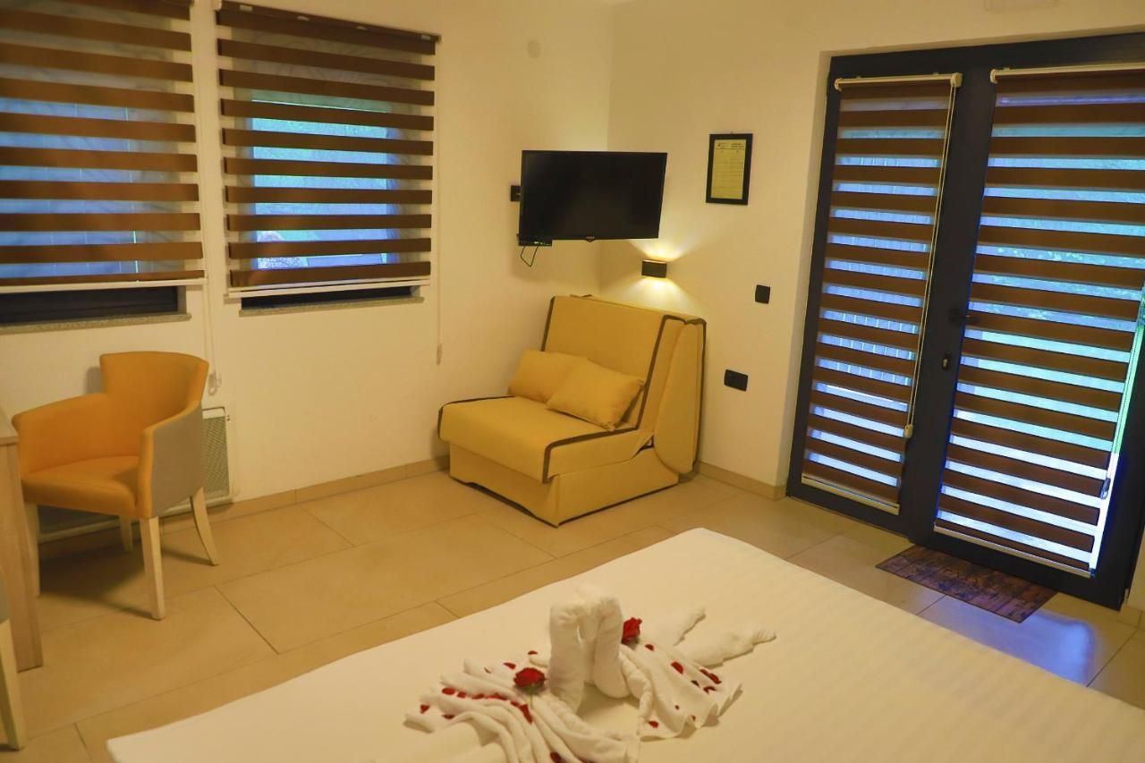 Apartments Oeneus Racic Ngoại thất bức ảnh